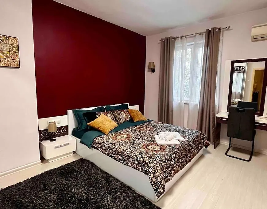 Cozy 2Br Oasis In Central Burgas 0*,