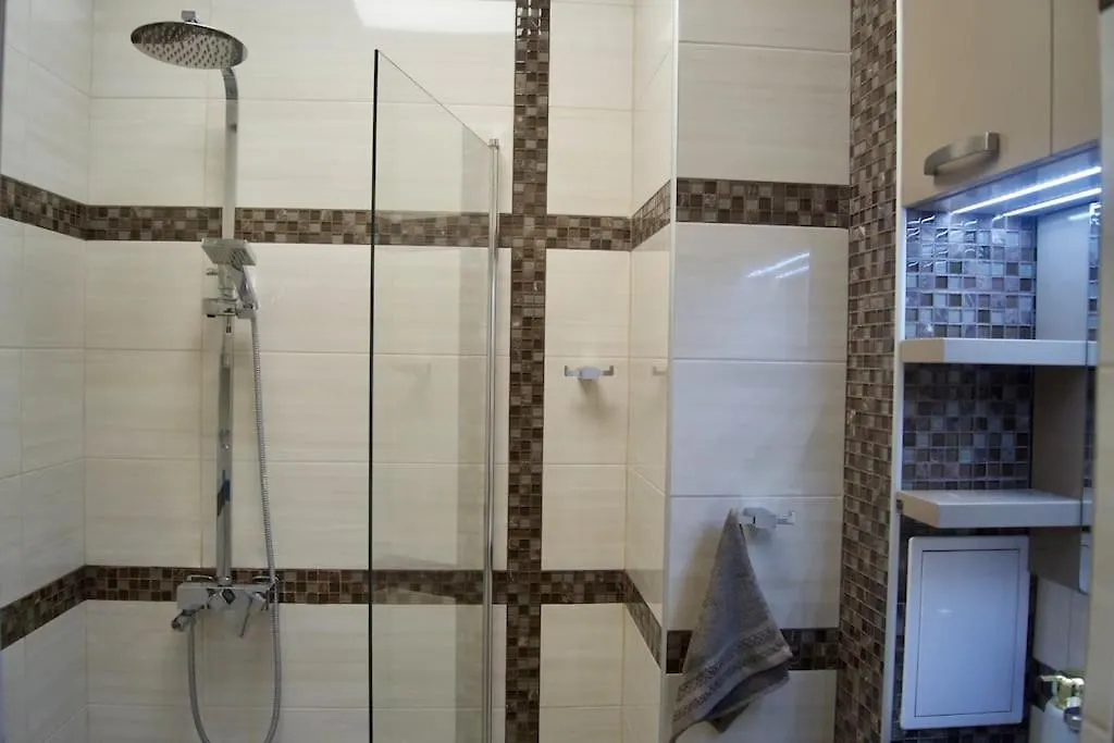 Cozy 2Br Oasis In Central Burgas