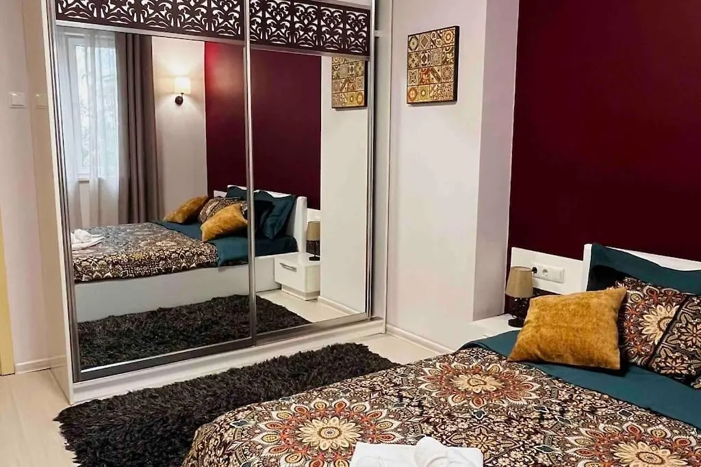 Apartment Cozy 2Br Oasis In Central Burgas