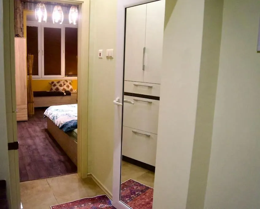 Apartment Cozy 2Br Oasis In Central Burgas