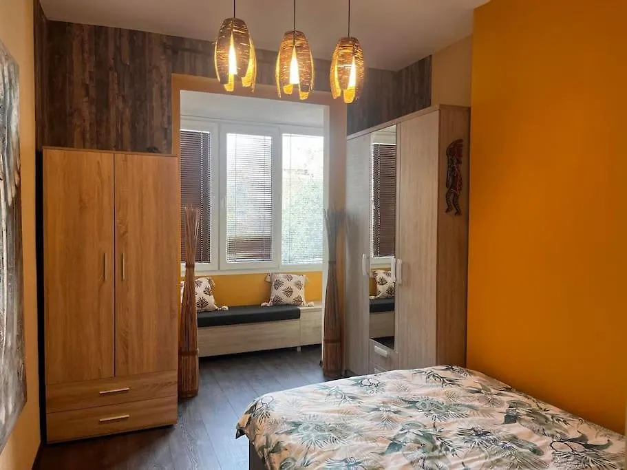 Cozy 2Br Oasis In Central Burgas Apartment