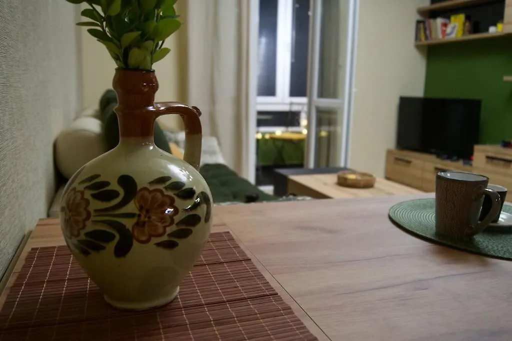 Cozy 2Br Oasis In Central Burgas 0*,